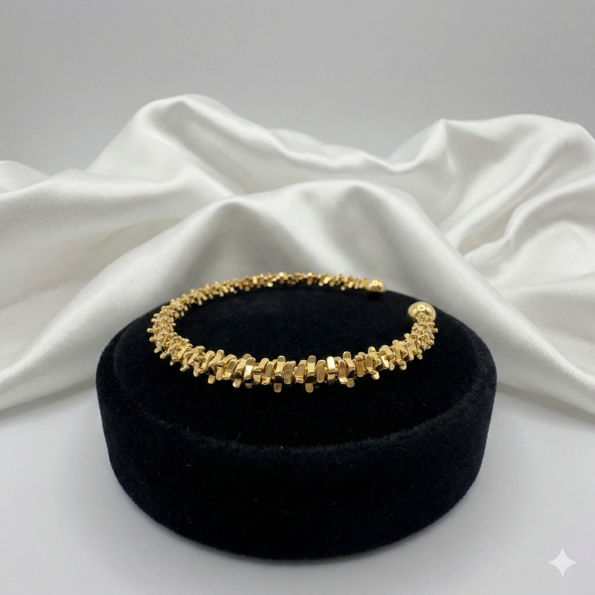 Eleganter Damen Armreif In Gold Oder Silber Modernes
