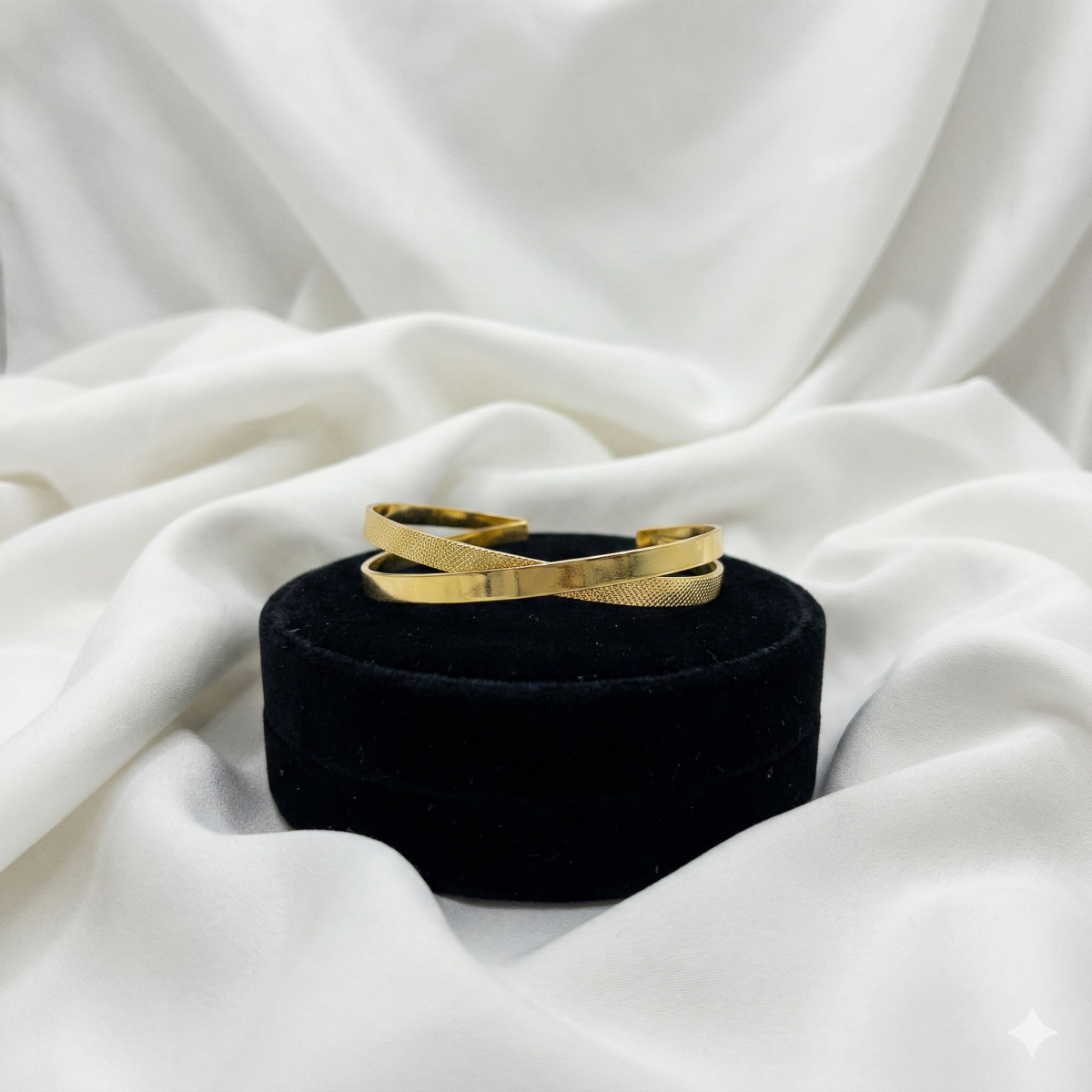 Eleganter Offener Armreif In Gold Minimalistischer Damen