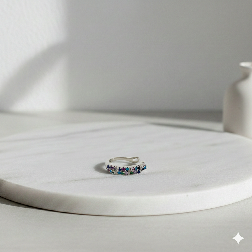 Silberfarbener Ear Cuff Mit Zirkonia