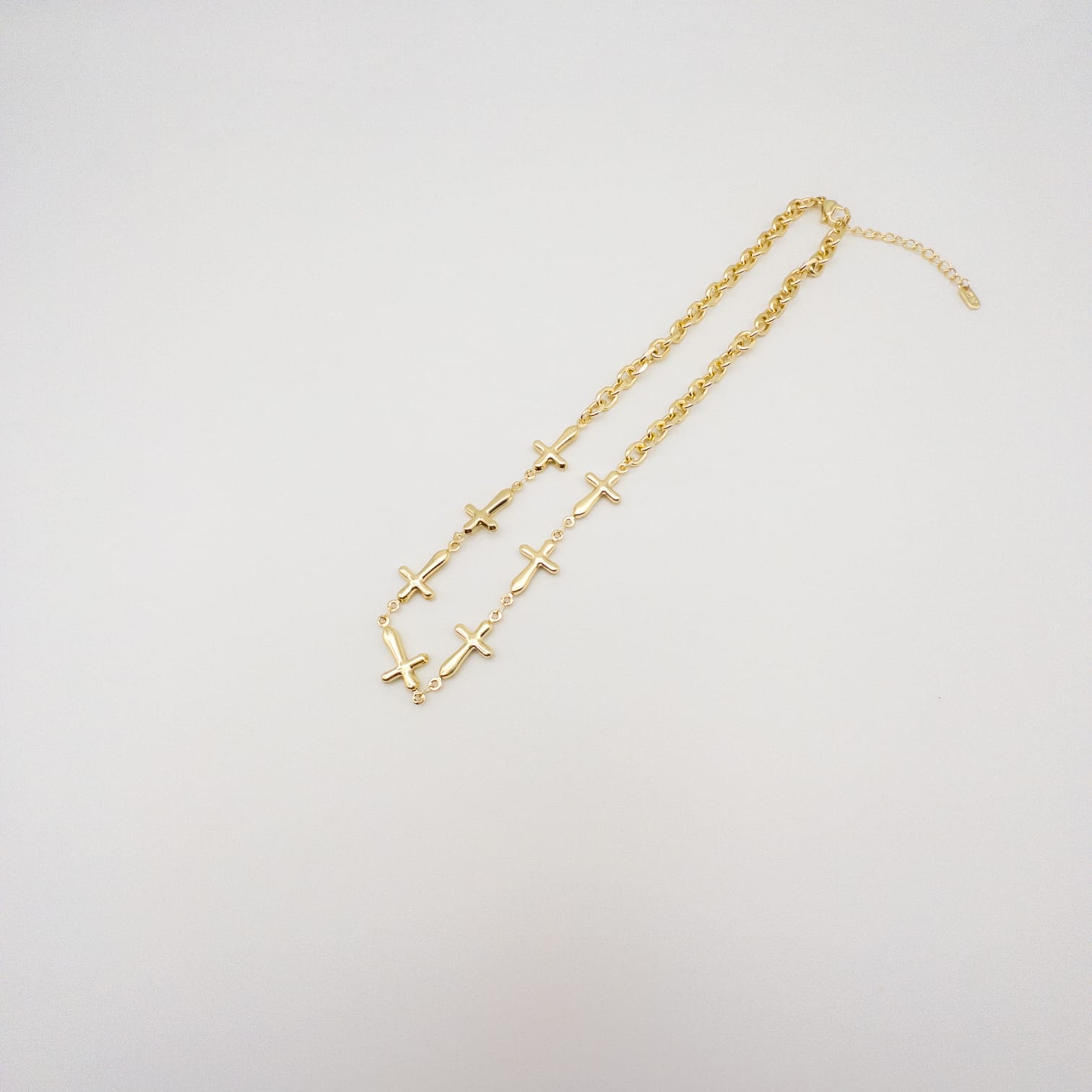 Luxuriöse Goldfarbene Kreuz Halskette Für Damen Eleganter