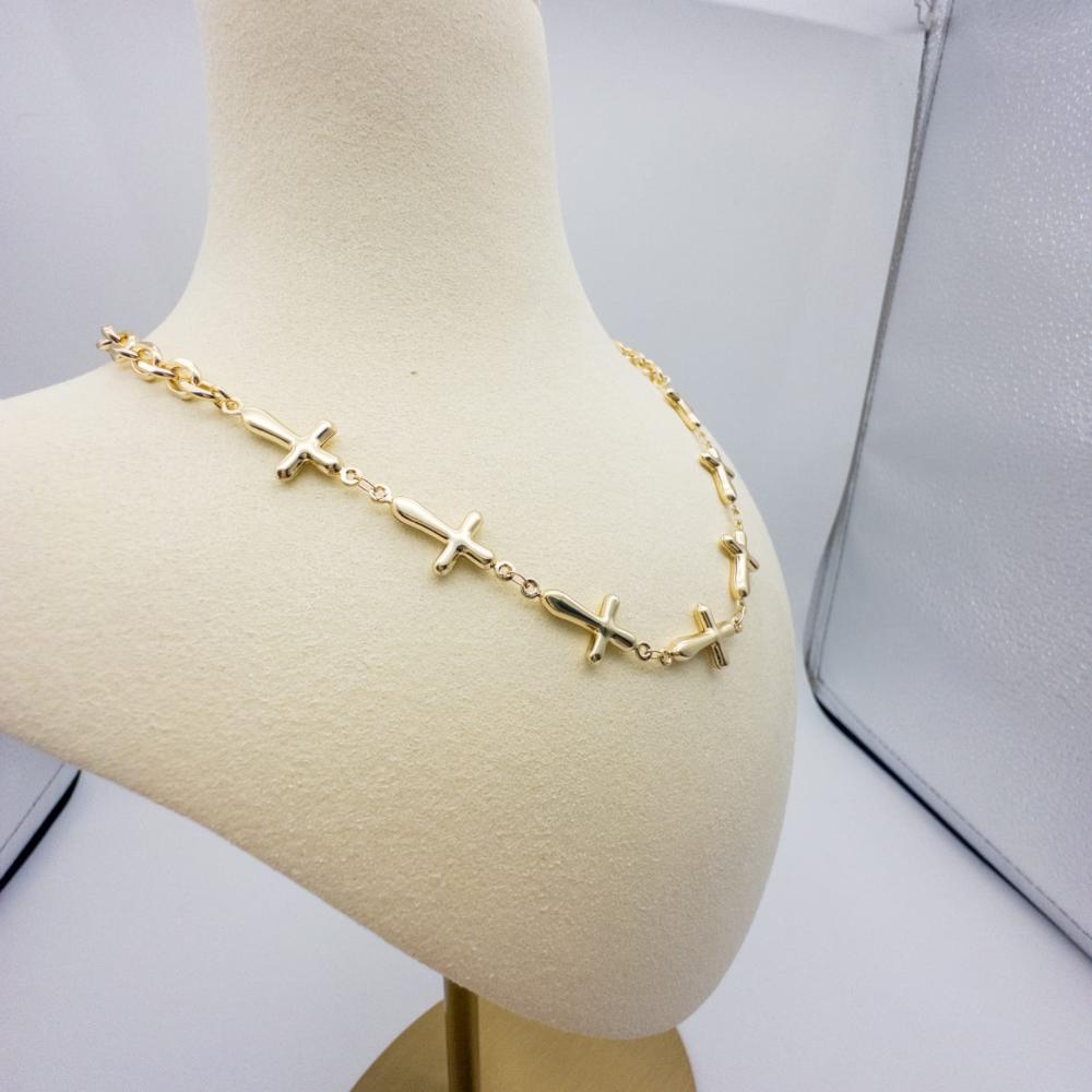 Luxuriöse Goldfarbene Kreuz Halskette Für Damen Eleganter