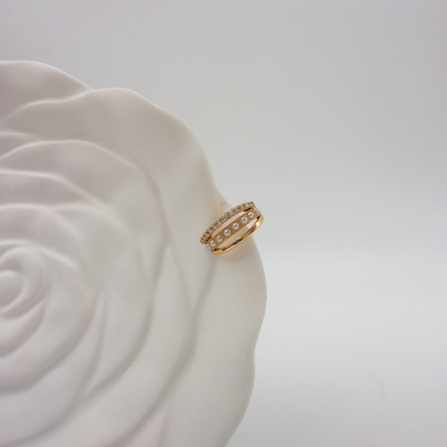 Eleganter Perlenring Mit Zirkonia Für Damen Goldfarbener