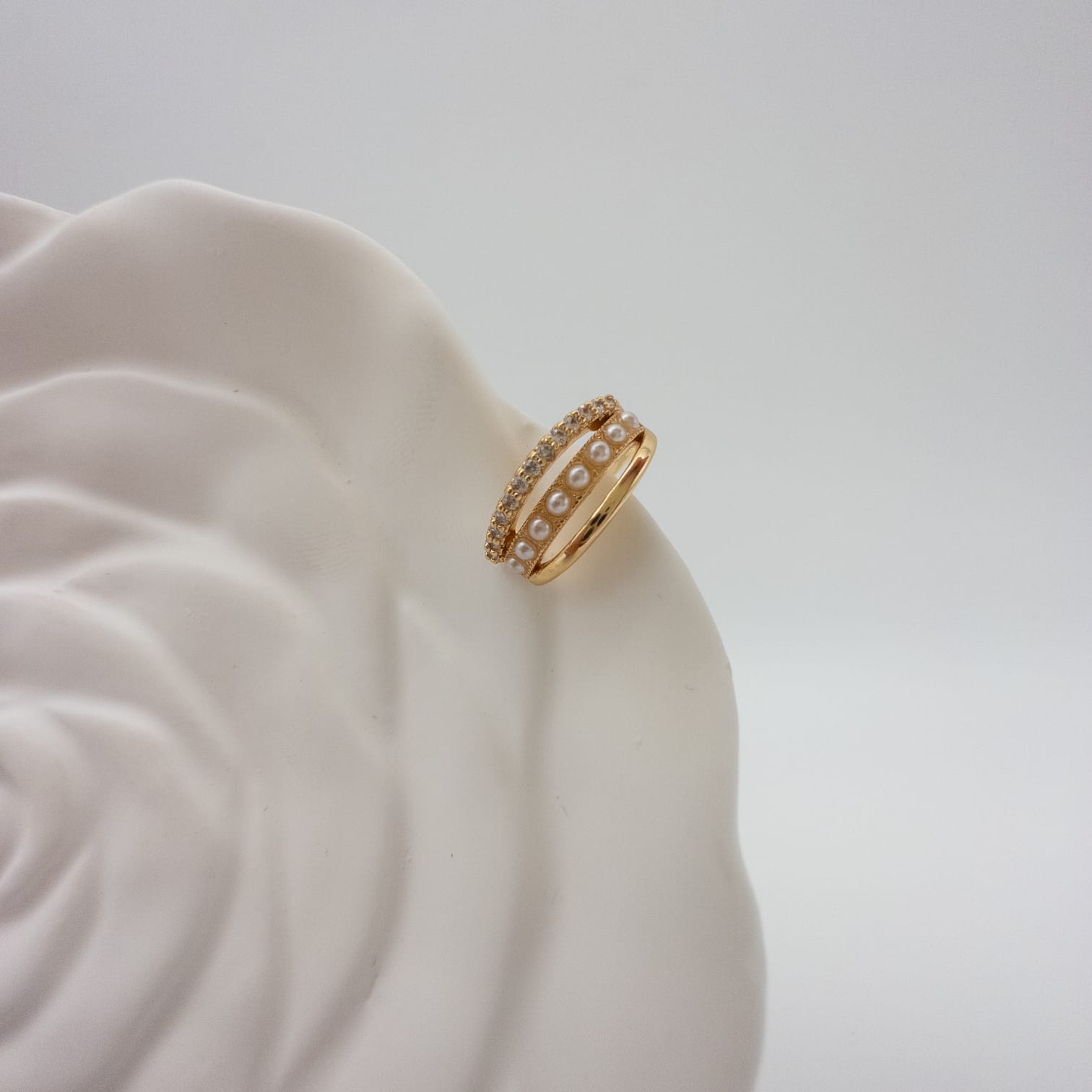 Eleganter Perlenring Mit Zirkonia Für Damen Goldfarbener