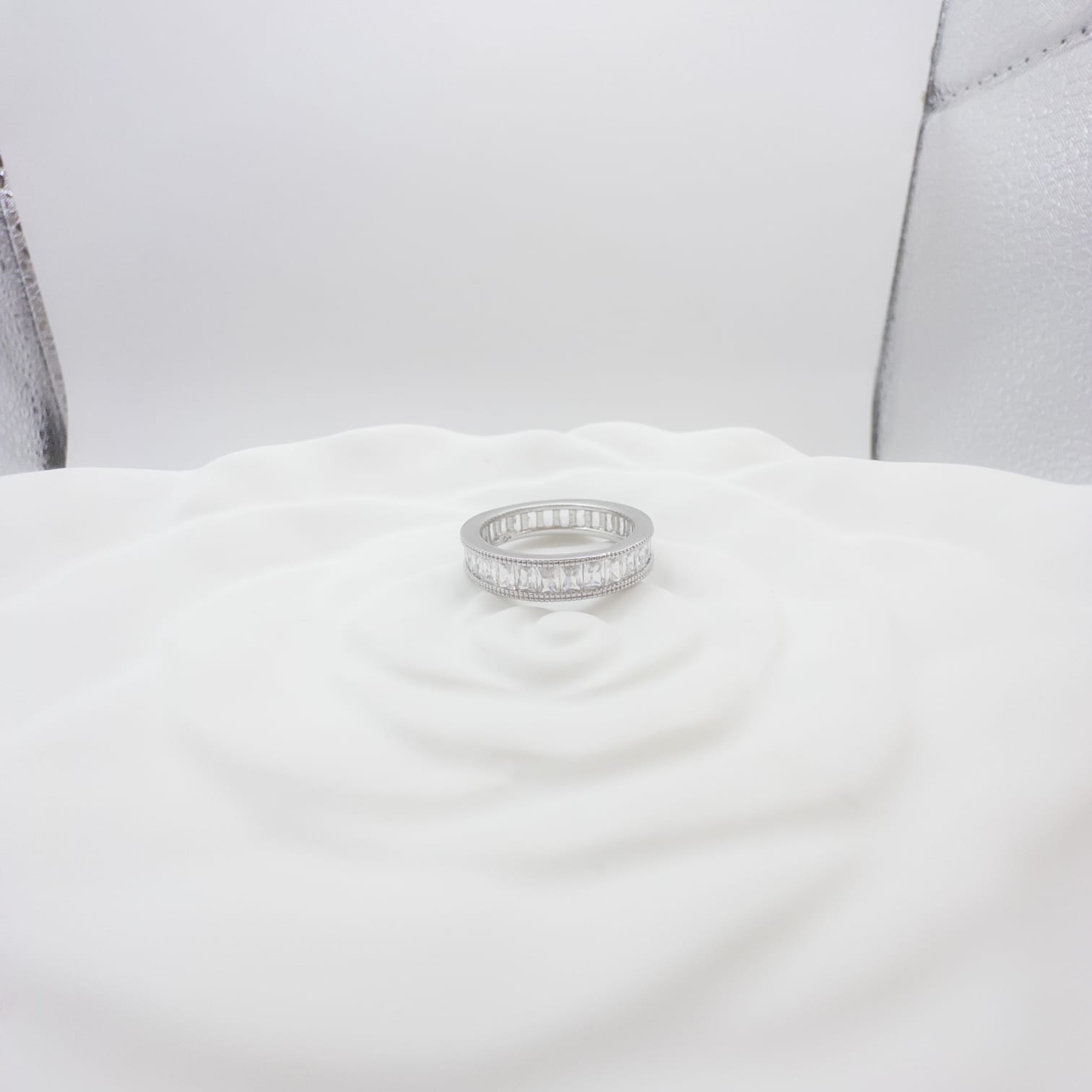 Eleganter Damen Ring Silber Mit Funkelndem Kristallband
