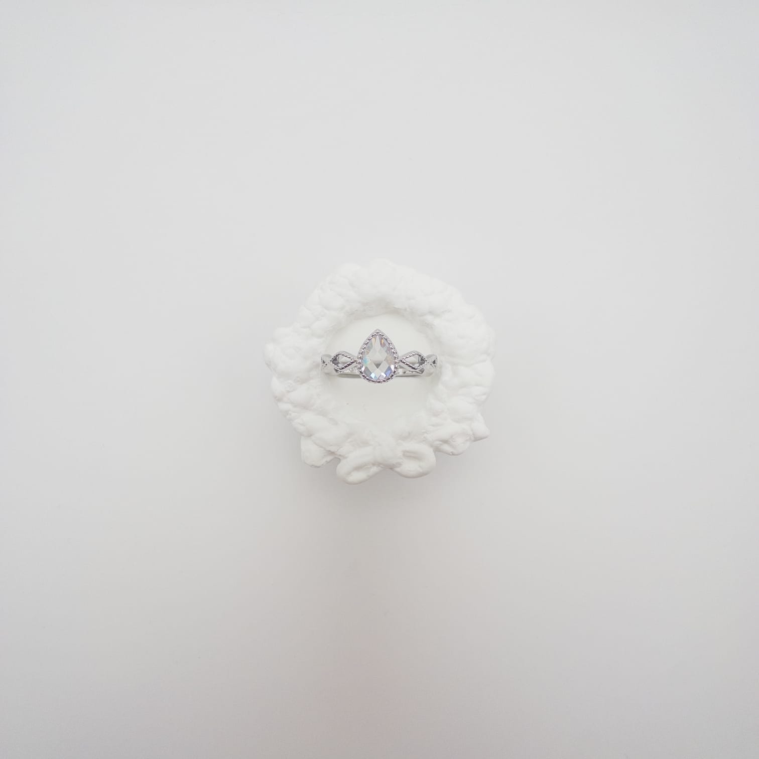 Eleganter Damen Ring Silber Mit Funkelndem Tropfenstein