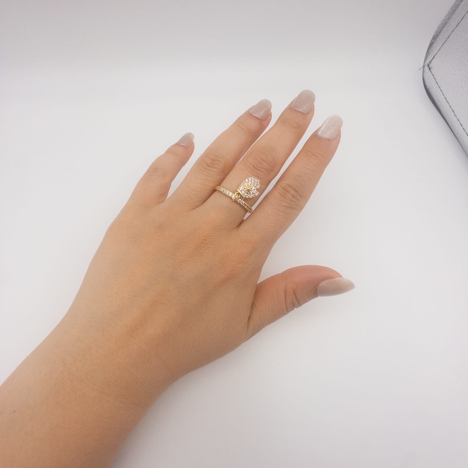 Goldfarbene Schmuckset Mit Ring Und Ohrringen Eleganter Klee