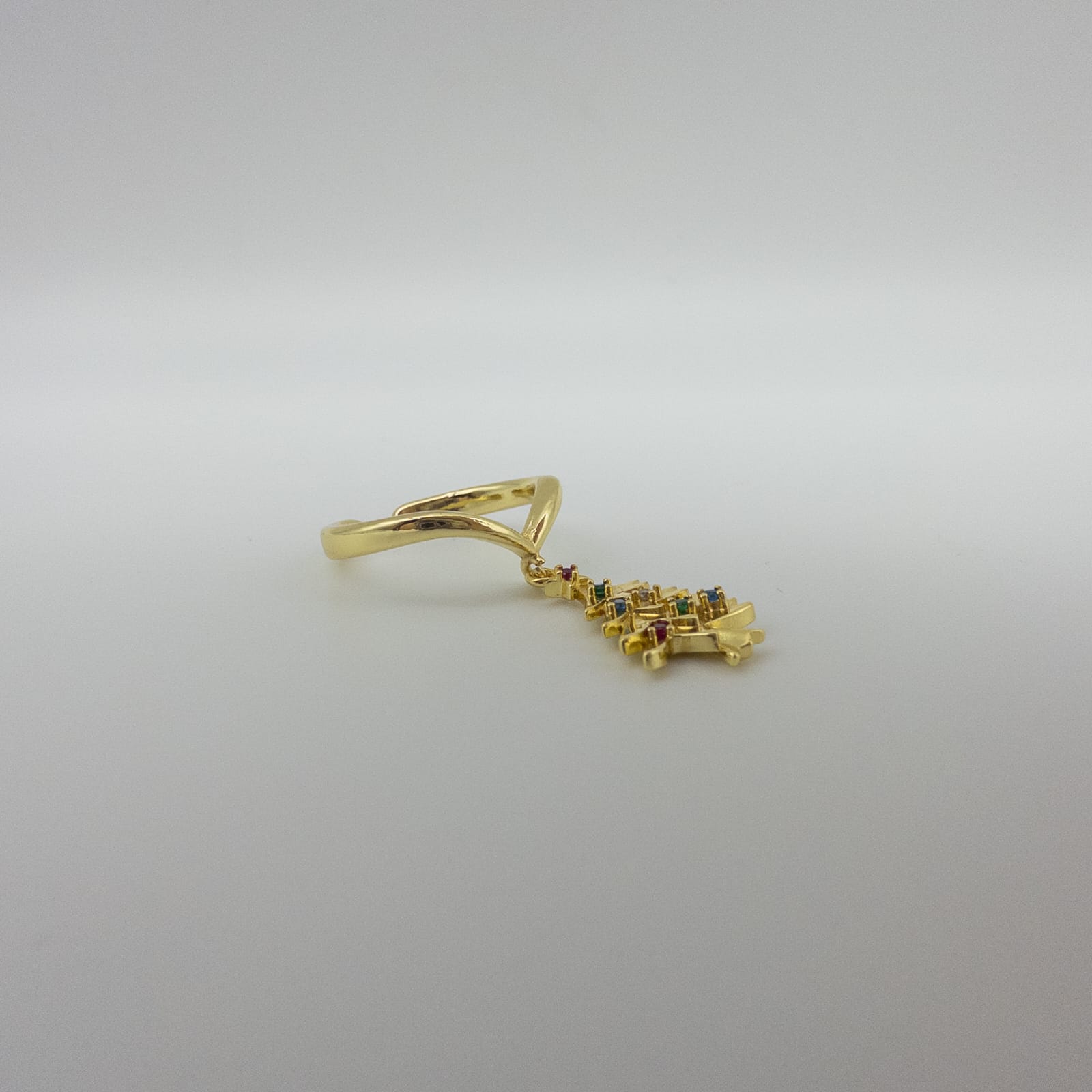 Goldfarbener Damenring Mit Blatt-Design Und Bunten Zirkonia