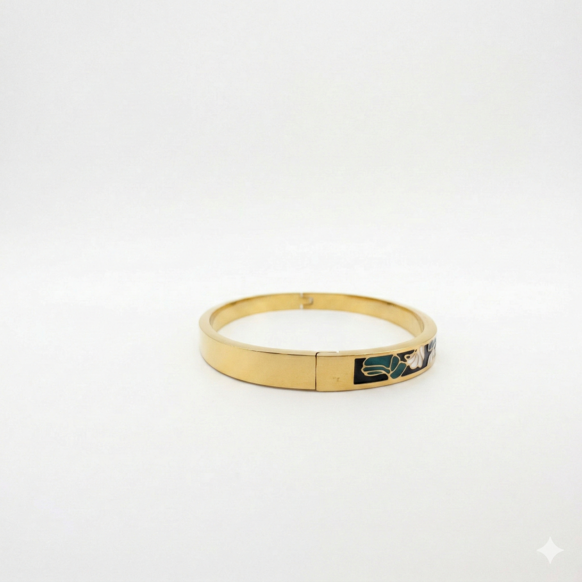 Eleganter Goldfarbener Armreif Mit Kunstmuster Minimalistisches