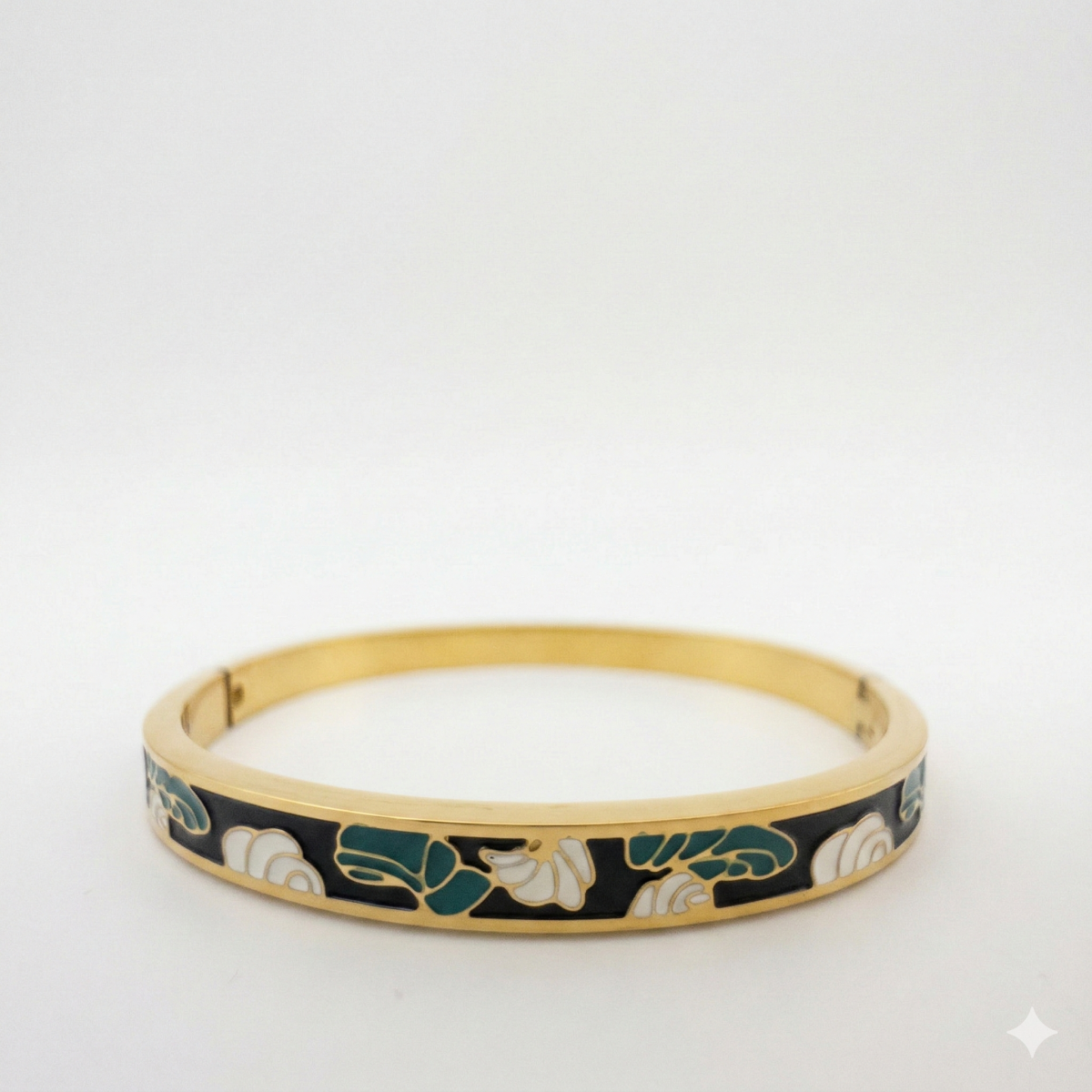 Eleganter Goldfarbener Armreif Mit Kunstmuster Minimalistisches