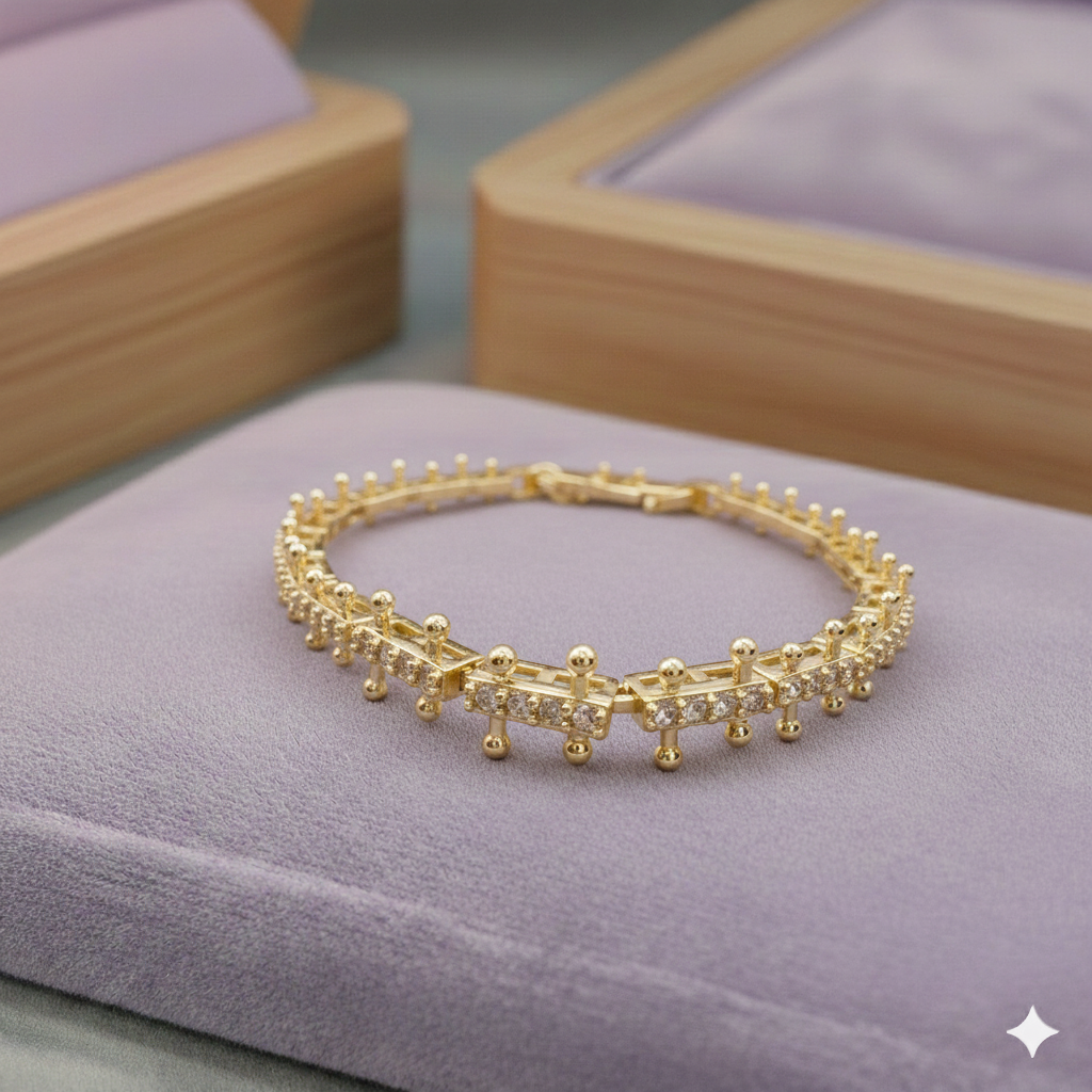 Jada Weißes Kristall Gold Armreif 14K Vergoldet