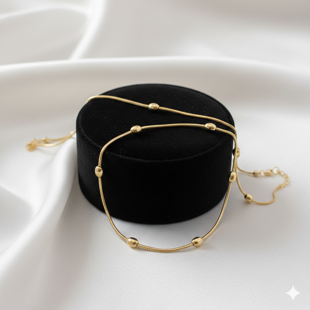Elegante Gold-Halskette Mit Perlen-Details