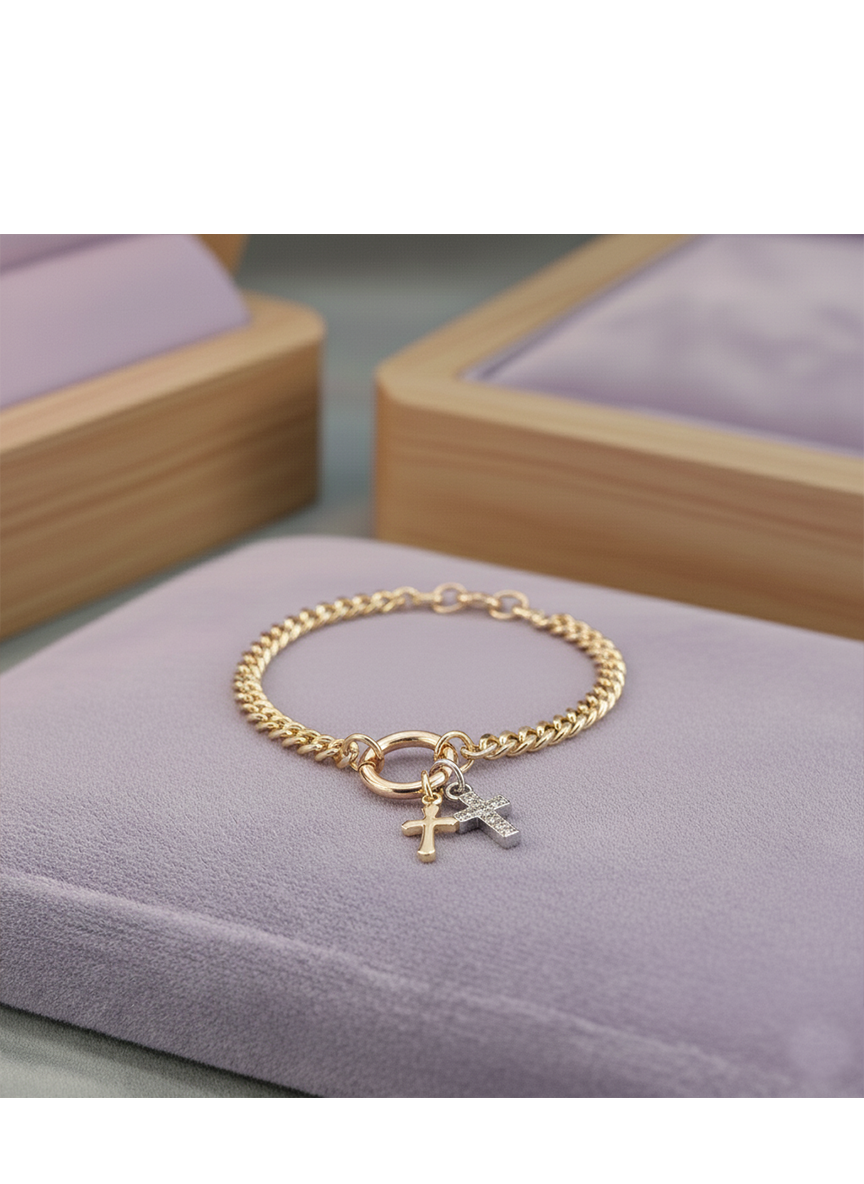 Elegantes Goldfarbenes Charm-Armband Mit Doppelkreuz-Anhänger