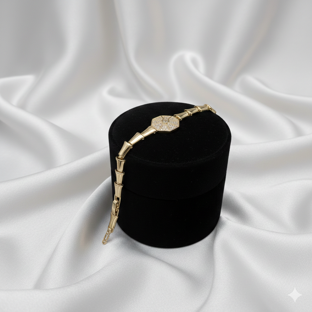 Elegantes Goldfarbenes Armband Mit Funkelndem Zirkonia-Element