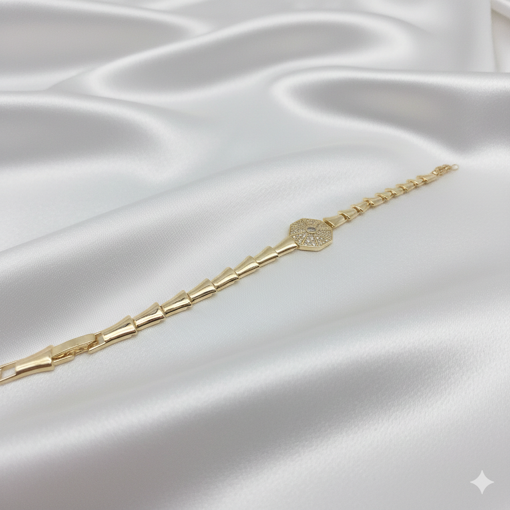 Elegantes Goldfarbenes Armband Mit Funkelndem Zirkonia-Element