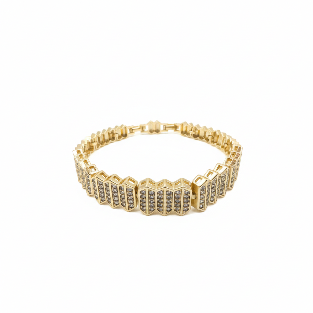 Elegantes Goldfarbenes Armband Mit Funkelndem Zirkonia-Element