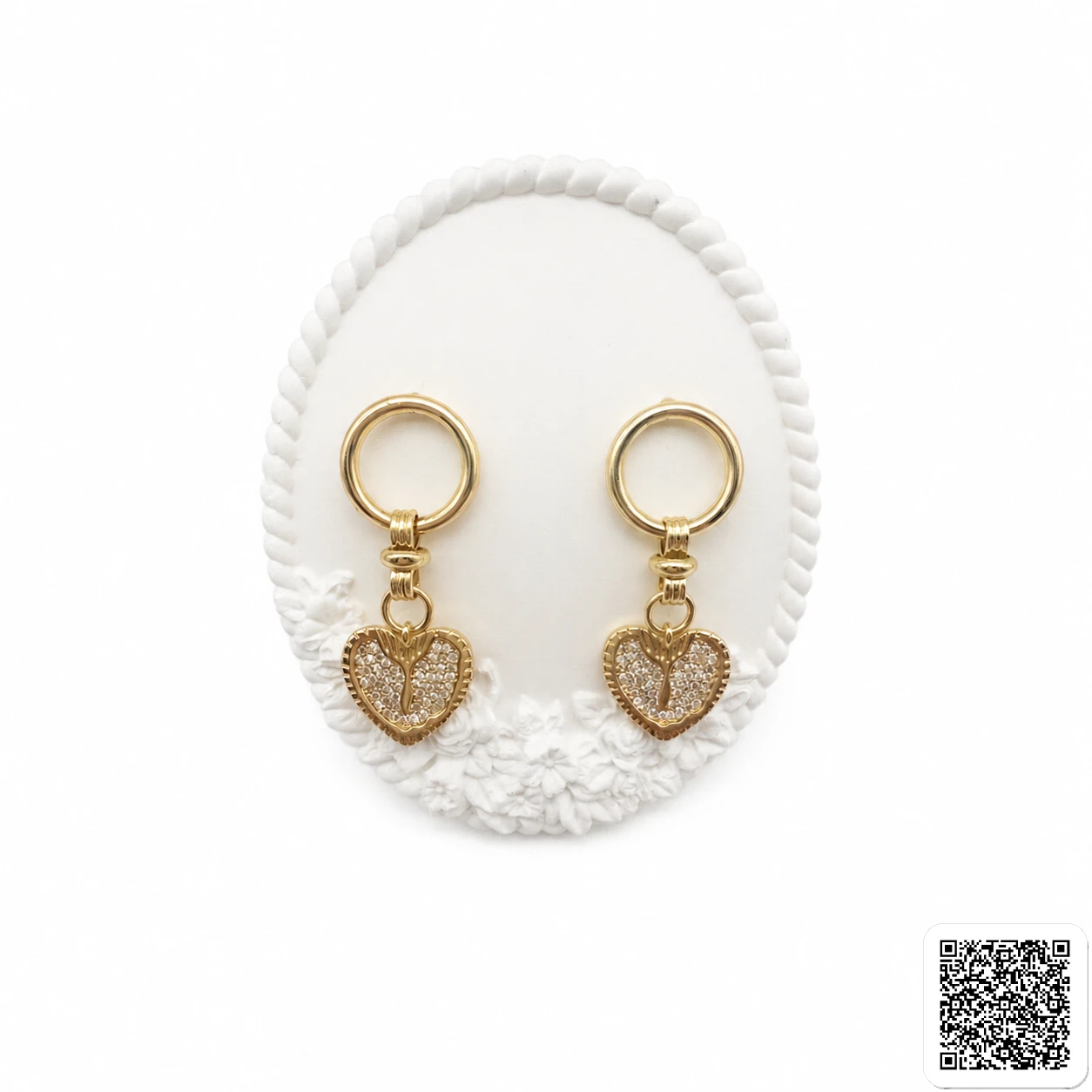 Goldfarbene Creolen Mit Herz Anhänger Und Zirkonia Elegante Damen