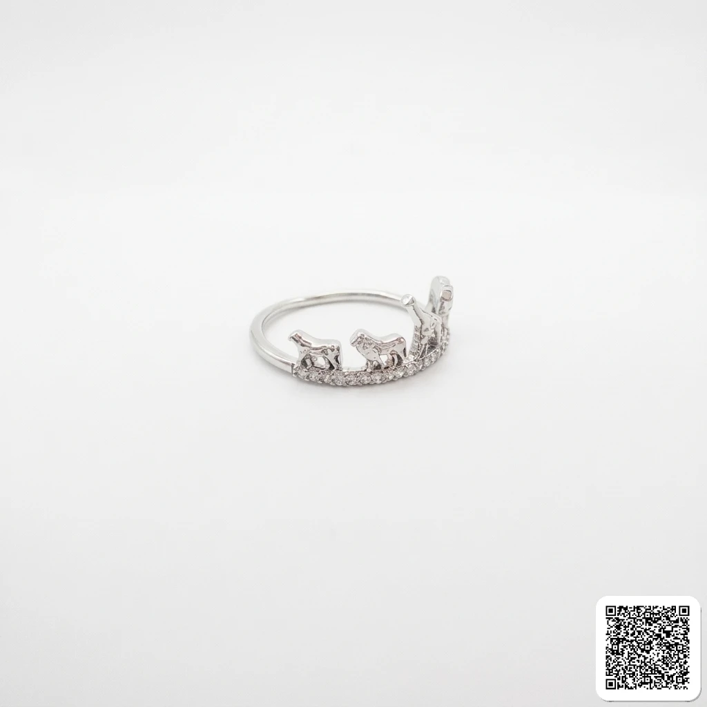 Silberfarbener Safari-Tier Ring Mit Zirkonia Eleganter Giraffen-