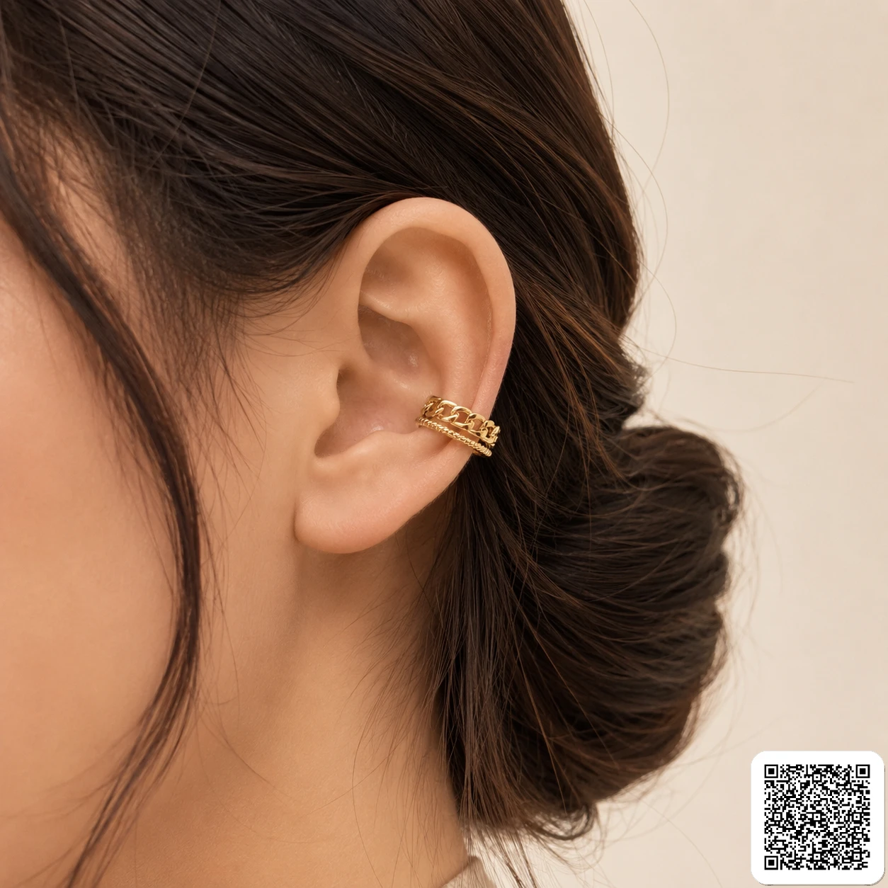 Goldfarbener Ear Cuff im Ketten-Design – Elegante Ohrklemme