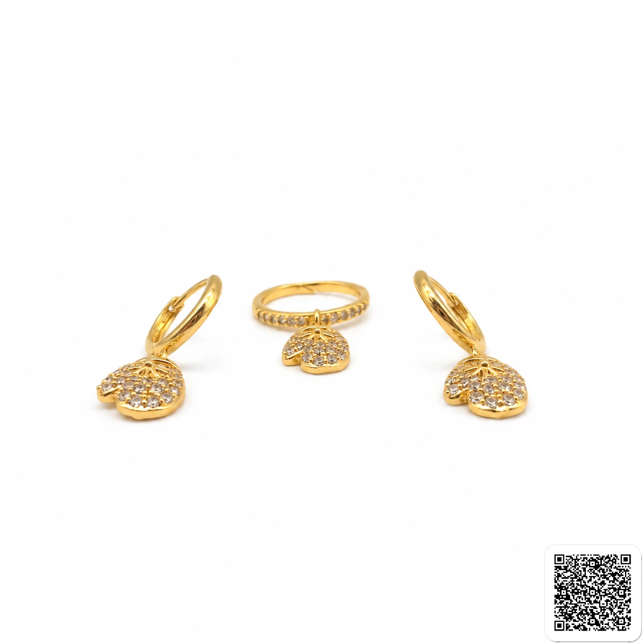 Goldfarbene Schmuckset Mit Ring Und Ohrringen Eleganter Klee