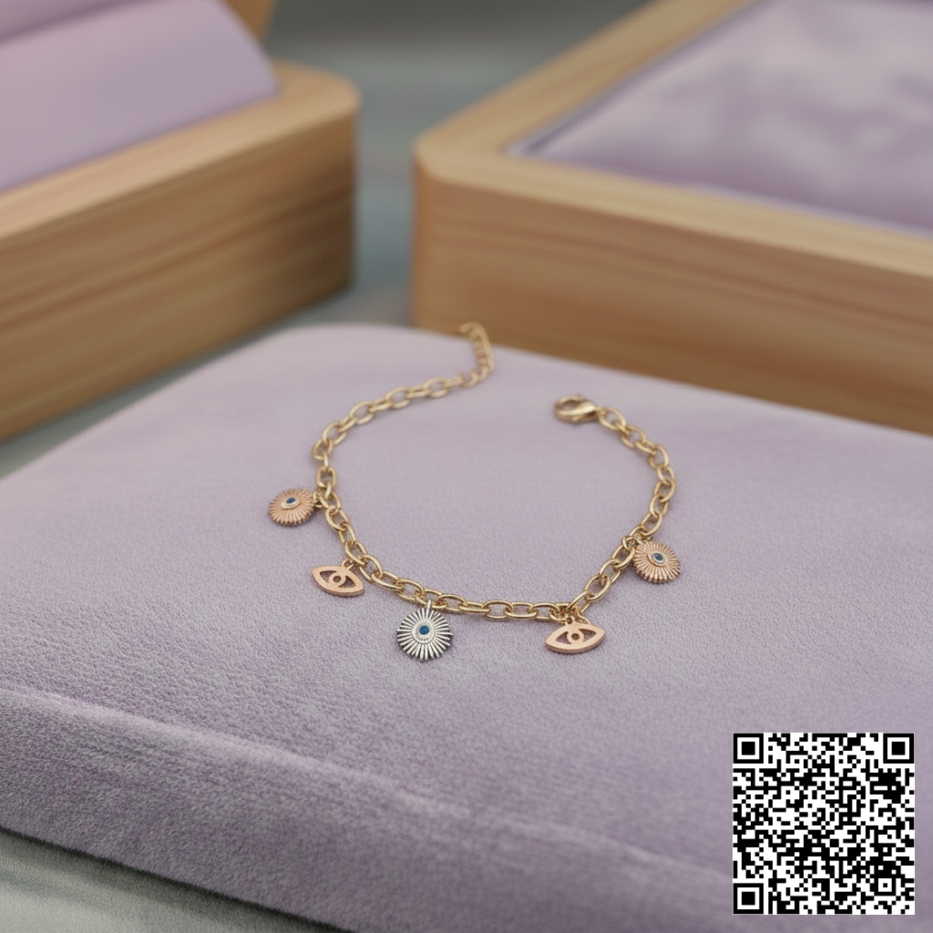 Goldfarbenes Charm-Armband Mit Nazar- Und Augen-Anhängern