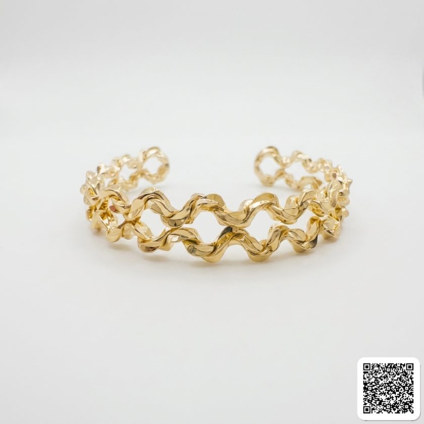 Eleganter Goldring Mit Filigranem Wellen-Design
