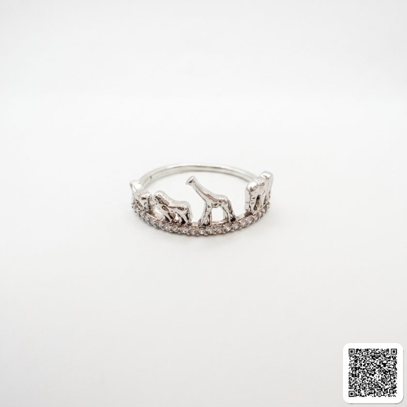 Silberfarbener Safari-Tier Ring Mit Zirkonia Eleganter Giraffen-