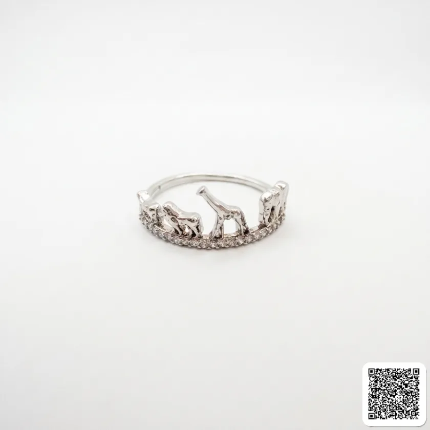 Silberfarbener Safari-Tier Ring Mit Zirkonia Eleganter Giraffen-