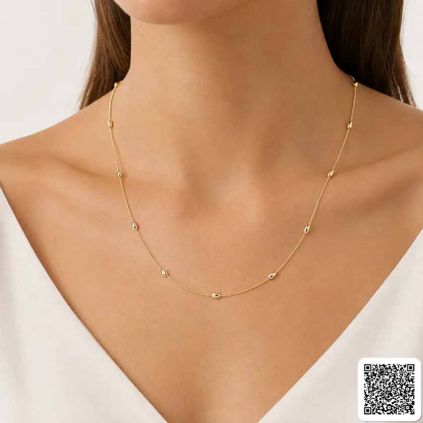 Elegante Gold-Halskette Mit Perlen-Details