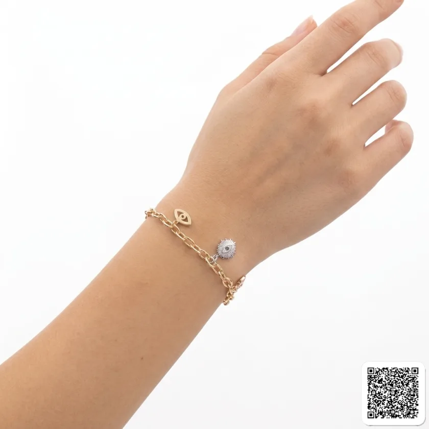 Goldfarbenes Charm-Armband Mit Nazar- Und Augen-Anhängern