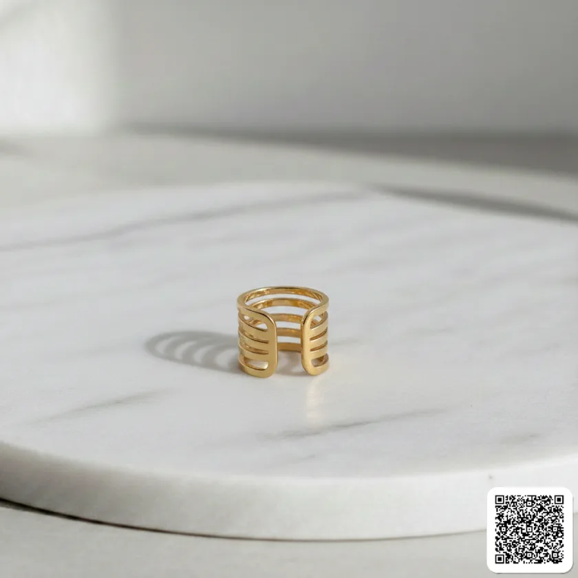 Eleganter Damenring Mit Mehrreihigem Design Goldfarbener