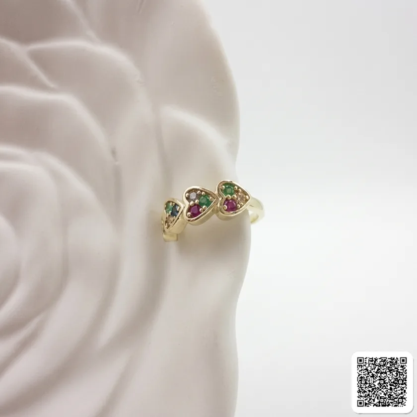 Bunter Ear Cuff Goldfarben mit Schmucksteinen – Elegante Ohrklemme